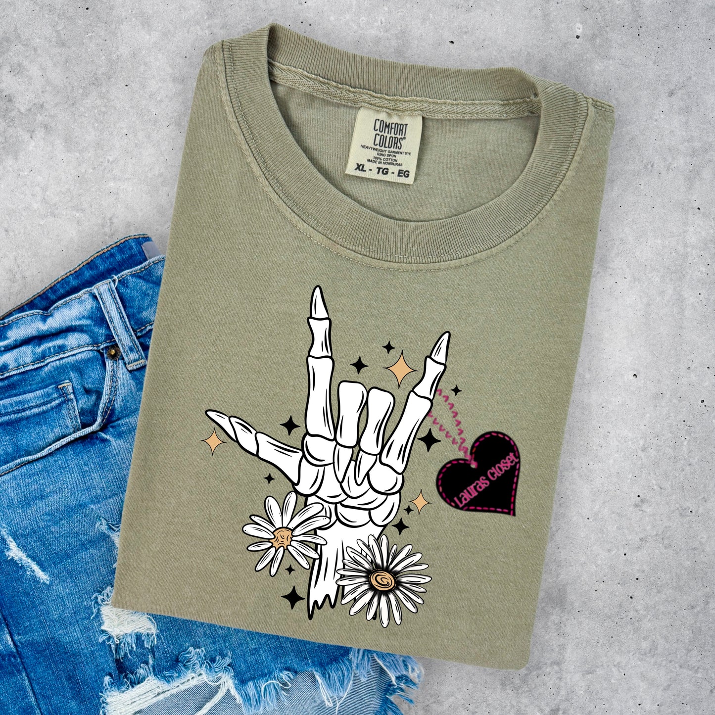 DAISY AND SKELLY HANDS