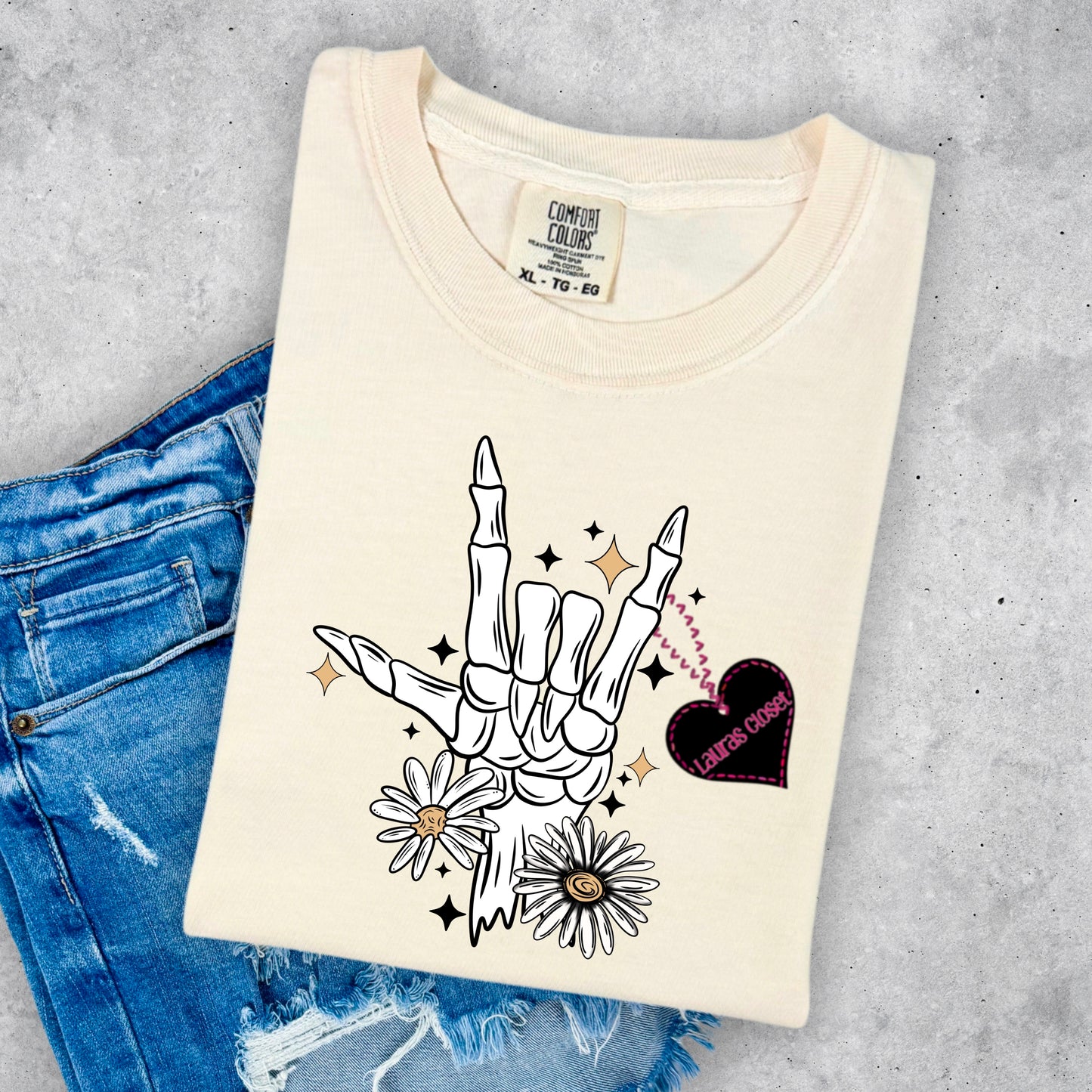 DAISY AND SKELLY HANDS