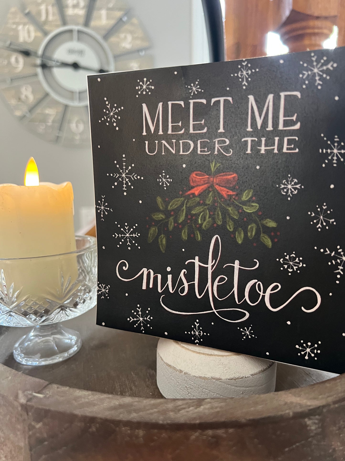 MEET ME UNDER THE MISTLETOE