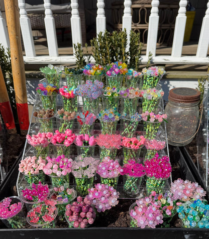 LaLa’s Flowers! 🌷🌸💕  BUY 7 GET A FREE VASE