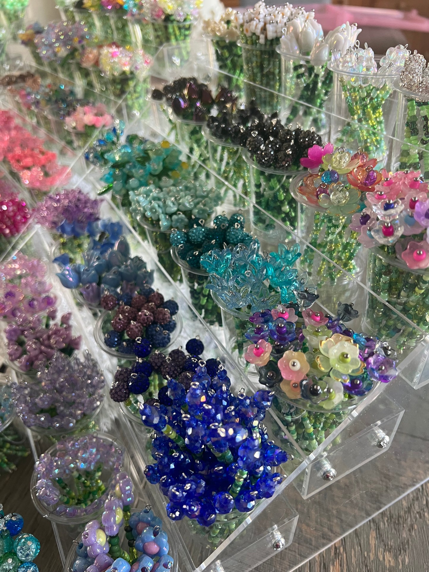 LaLa’s Flowers! 🌷🌸💕  BUY 7 GET A FREE VASE