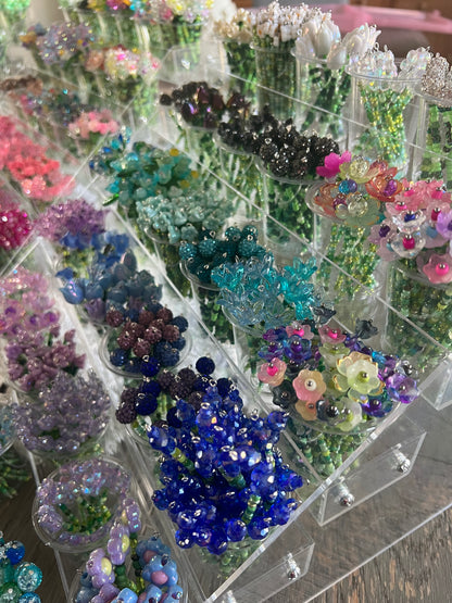 LaLa’s Flowers! 🌷🌸💕  BUY 7 GET A FREE VASE