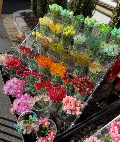 LaLa’s Flowers! 🌷🌸💕  BUY 7 GET A FREE VASE