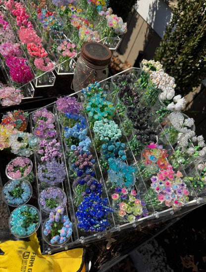 LaLa’s Flowers! 🌷🌸💕  BUY 7 GET A FREE VASE