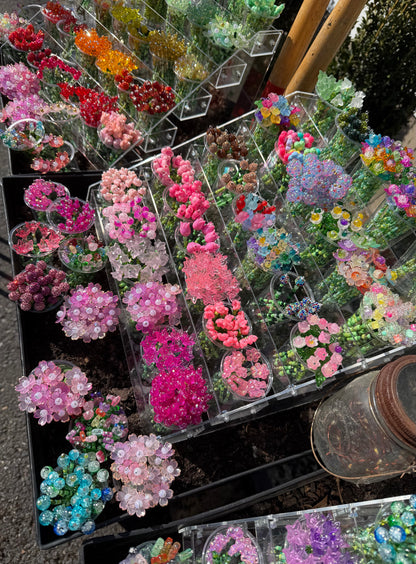 LaLa’s Flowers! 🌷🌸💕  BUY 7 GET A FREE VASE